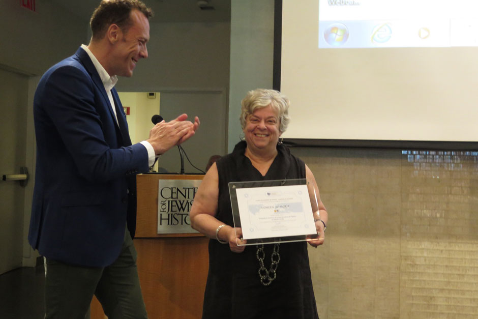 Doreen Alhadeff fue distinguida por Héctor Palencia, Concejal de Turismo del Ayuntamiento de Ávila, como Embajadora de la Red de Juderías en Estados Unidos por su compromiso y colaboración con los proyectos de la Red en este país