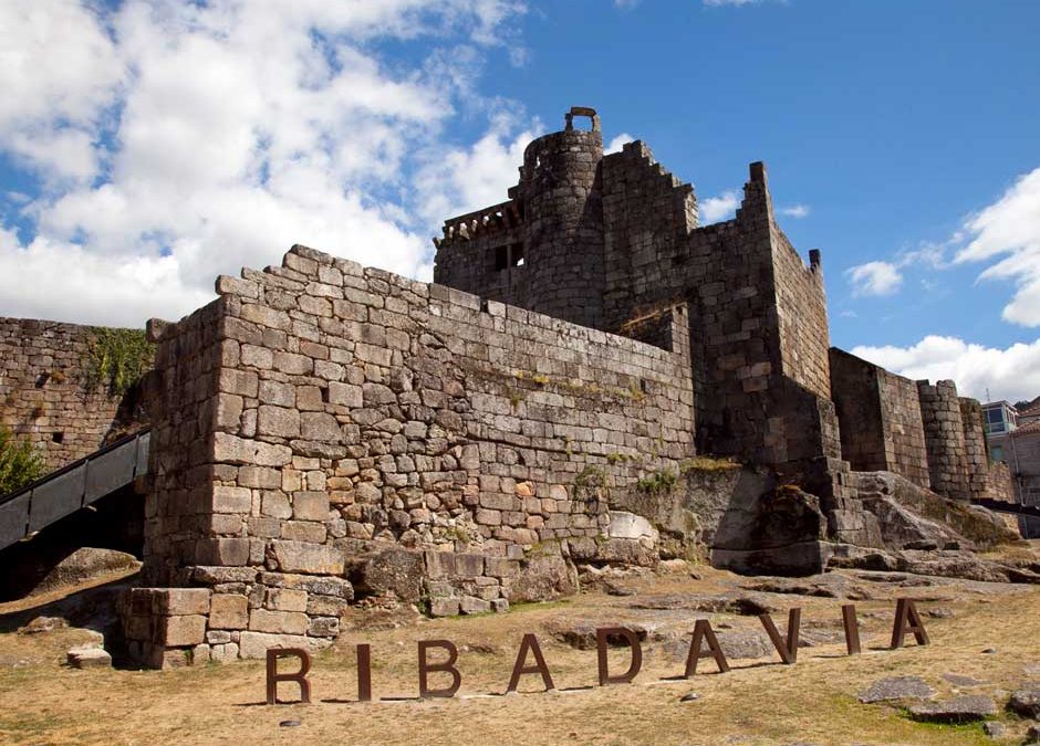 La periodista Nani Arenas nos descubre la herencia judía de Ribadavia en esta entrega de los Diarios de Viaje por la Red de Juderías de España.
