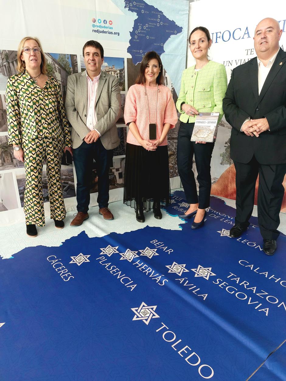 El stand de la Red de Juderías en INTUR, punto de encuentro de público y autoridades